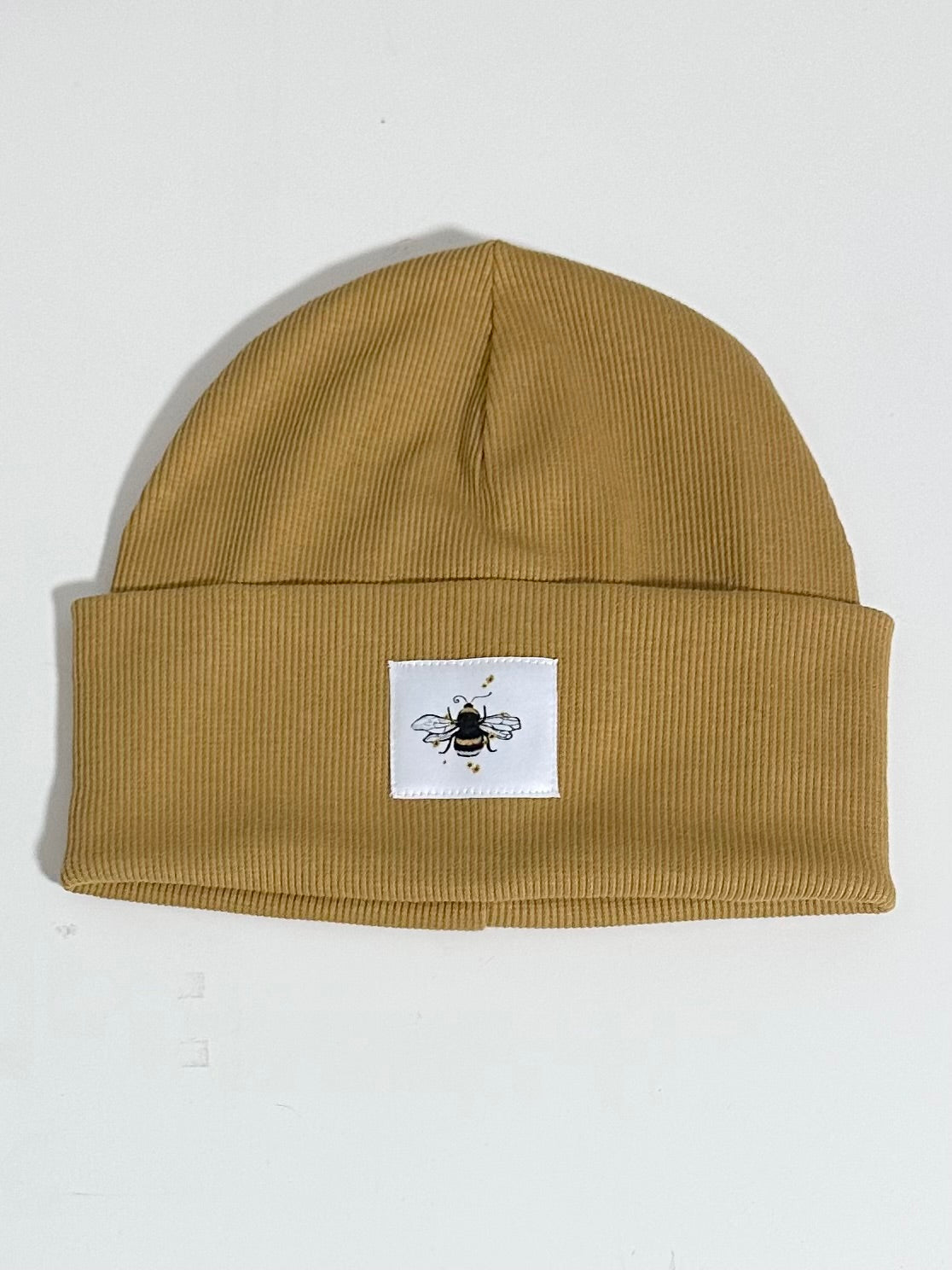 IB: Rib Beanie Senf, Patch Hummel, ku 51-56cm