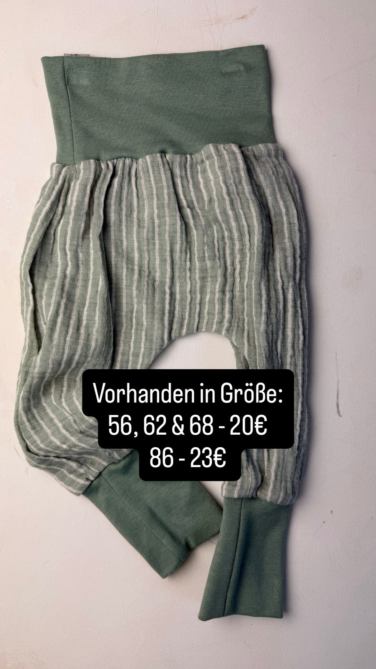 SK: MW Hummeln, Cord Rosa, Musselin Blumen + Streifen, Gr. 86